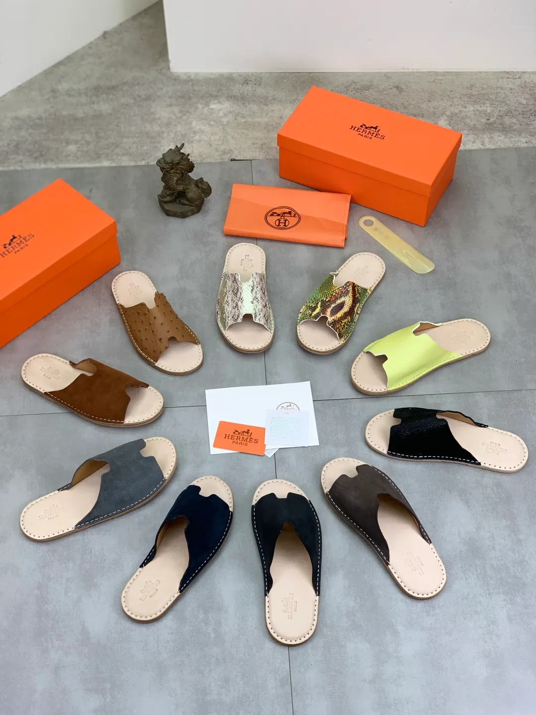 Men's men's shoes 💰P360 new model (genuine leather outsole series) new colors are coming simultaneously on the official website [HERMES] Hermès series: original development, original anatomy display, exclusive outsole [Material] Sole: original genuine leather sole with cow essence film 🌸. Fabric Original calfskin Lining: Imported cowhide, delicate and soft Code number: 38-44